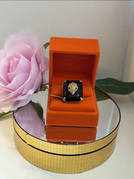 Kurt Geiger Jewelry - Kurt Geiger London XL Cocktail Emerald Green Ring  Sz 7